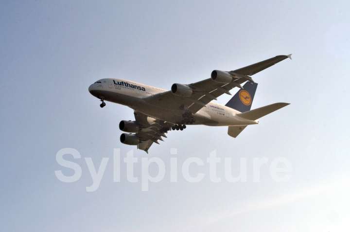 Airbus A380 Ueber Sylt